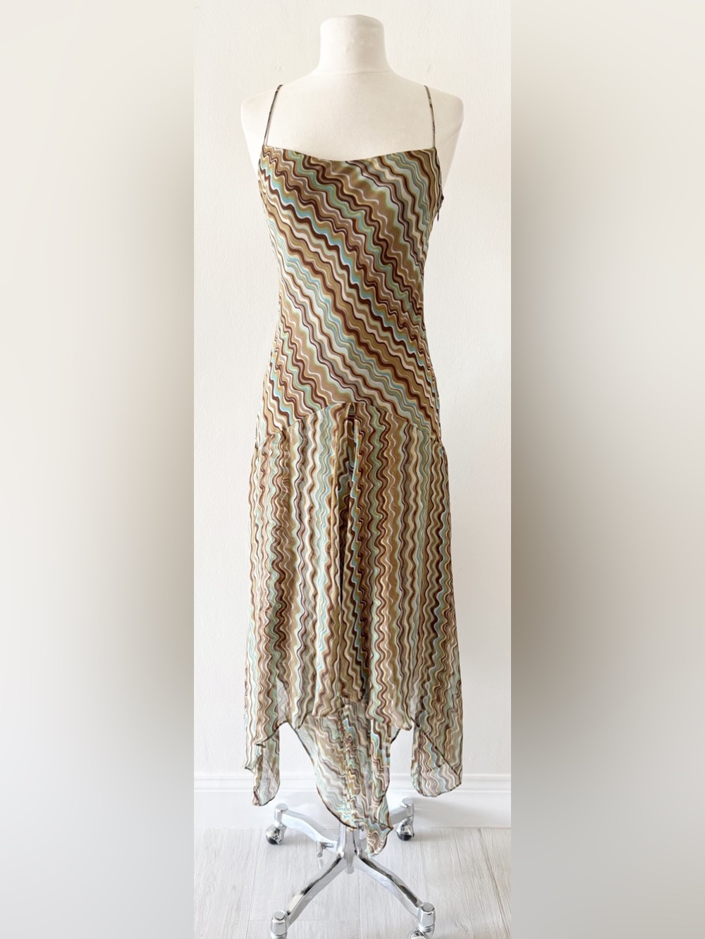 Vintage Silk BCBGMaxAzria Y2K Chevron Zig Zag Handkerchief Hem Midi Dress Size 4